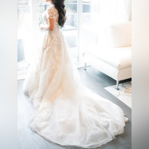 Beautiful Oleg Cassini wedding dress style CWG833 /Davids Bridal - Picture 5 of 12